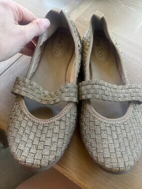 ME TOO Women's Woven Mary Jane Flats Gold Metallic Comfort Shoes Size 8.5M